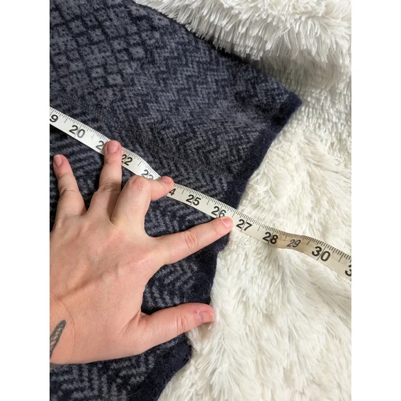 A. Ida Made In Italy Wool Blend Navy and Gray Patterned Zip-Up Cardigan Sweater